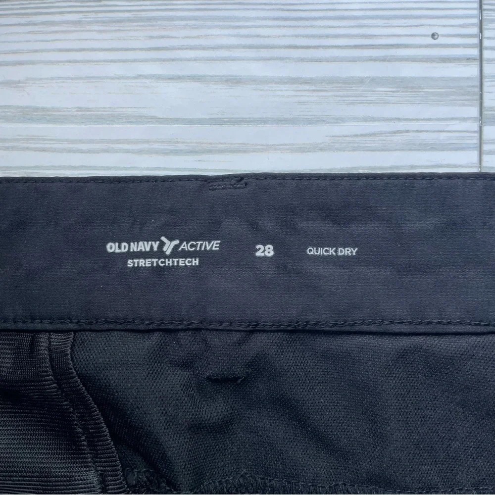 Old navy active black quick dry shorts women's size 28 - Picture 2 of 7